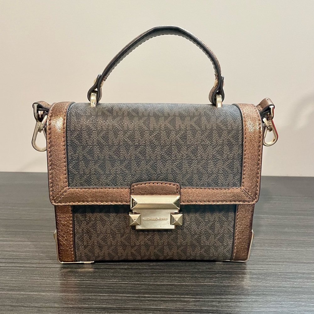 Michael Kors leather mini bag. Top carry handle&shoulder strap. Bronze leather.